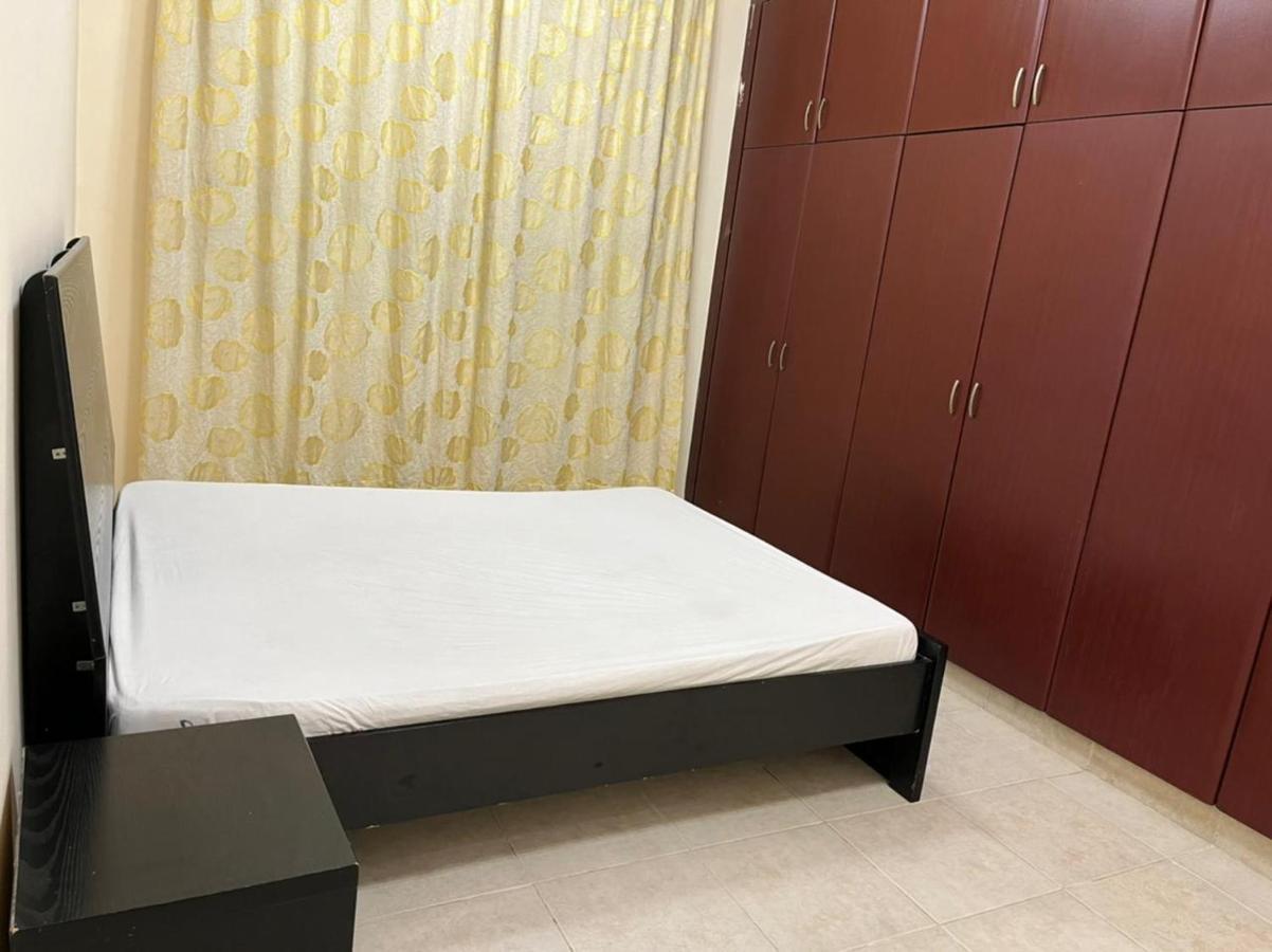 Master Room Attached Bathroom Dubai Bagian luar foto