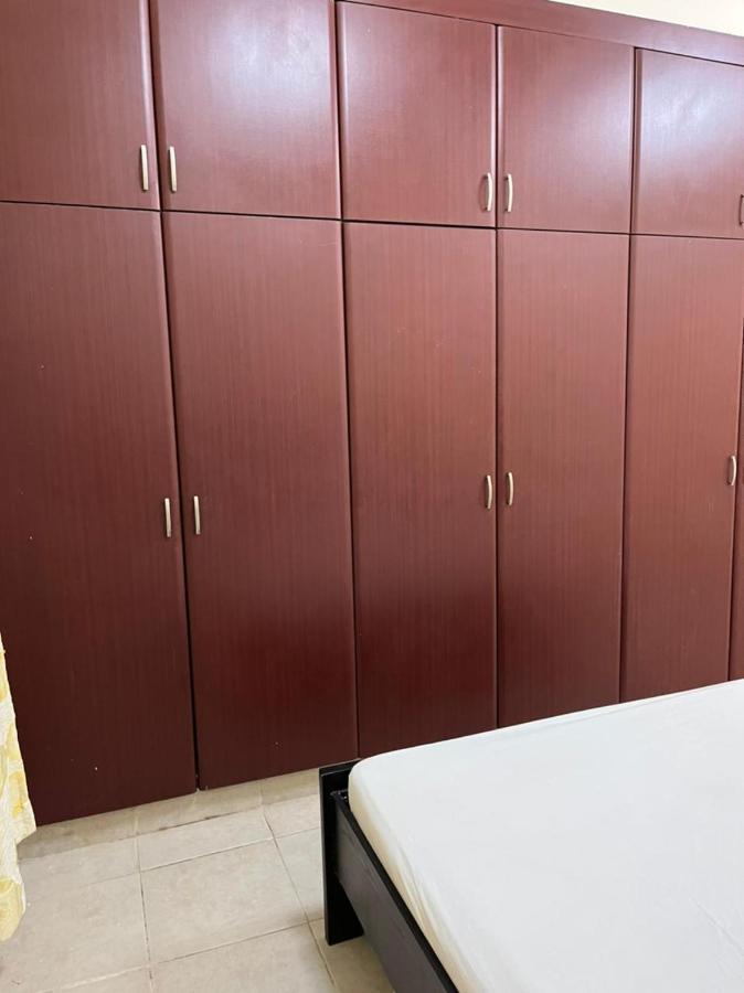 Master Room Attached Bathroom Dubai Bagian luar foto
