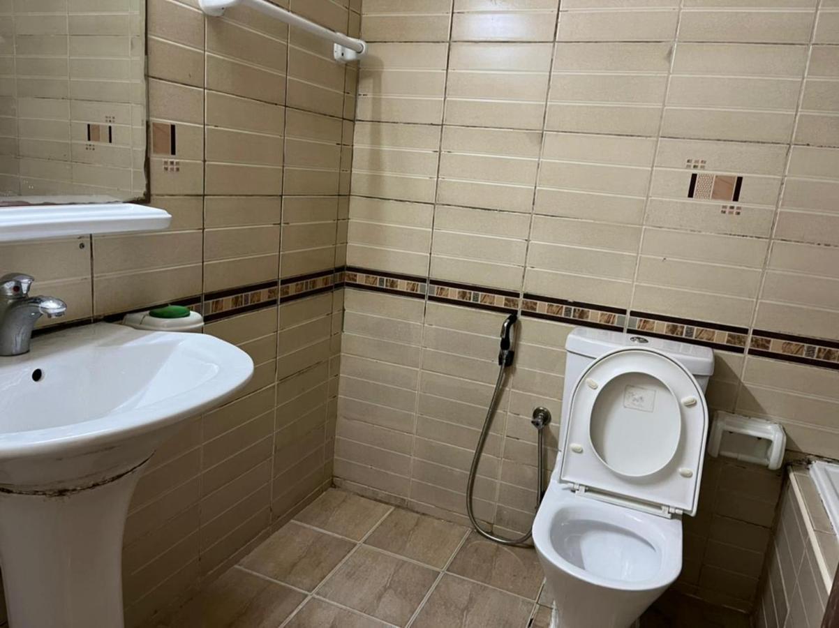 Master Room Attached Bathroom Dubai Bagian luar foto