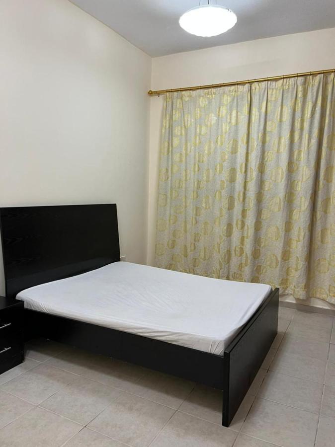 Master Room Attached Bathroom Dubai Bagian luar foto
