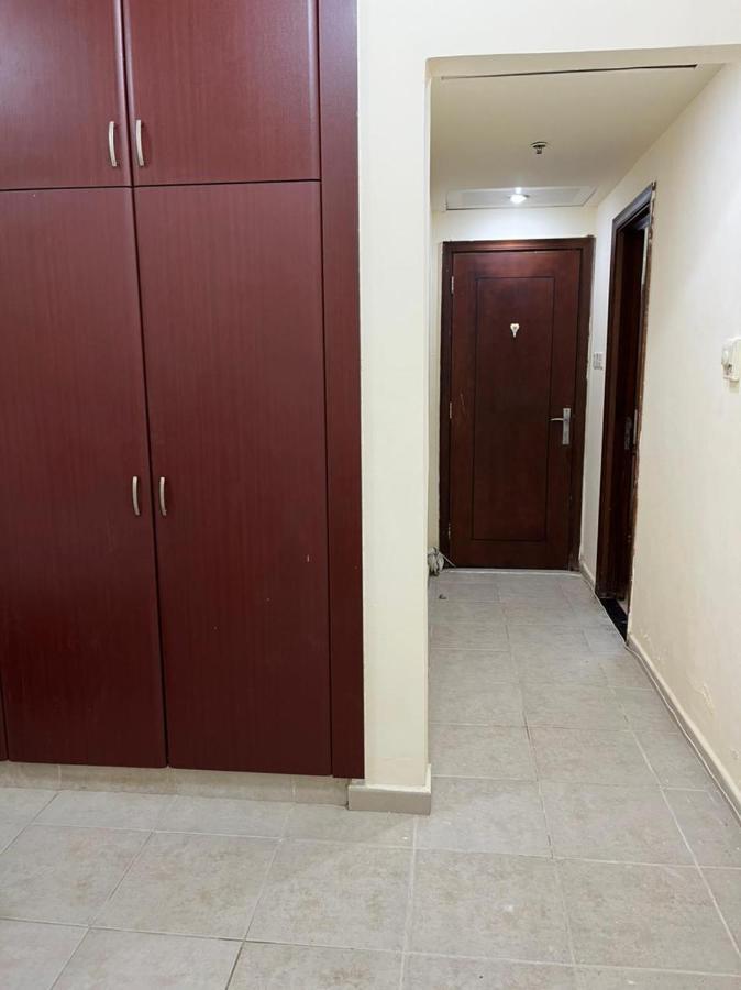 Master Room Attached Bathroom Dubai Bagian luar foto