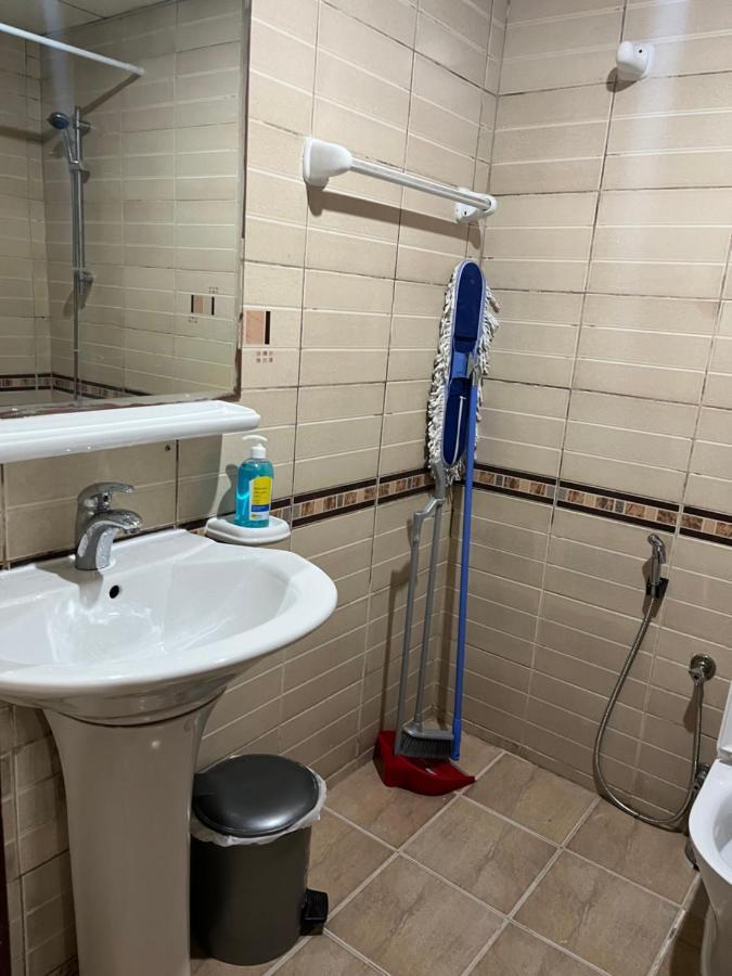 Master Room Attached Bathroom Dubai Bagian luar foto