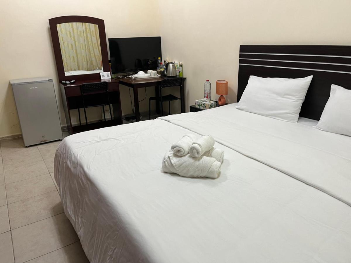 Master Room Attached Bathroom Dubai Bagian luar foto