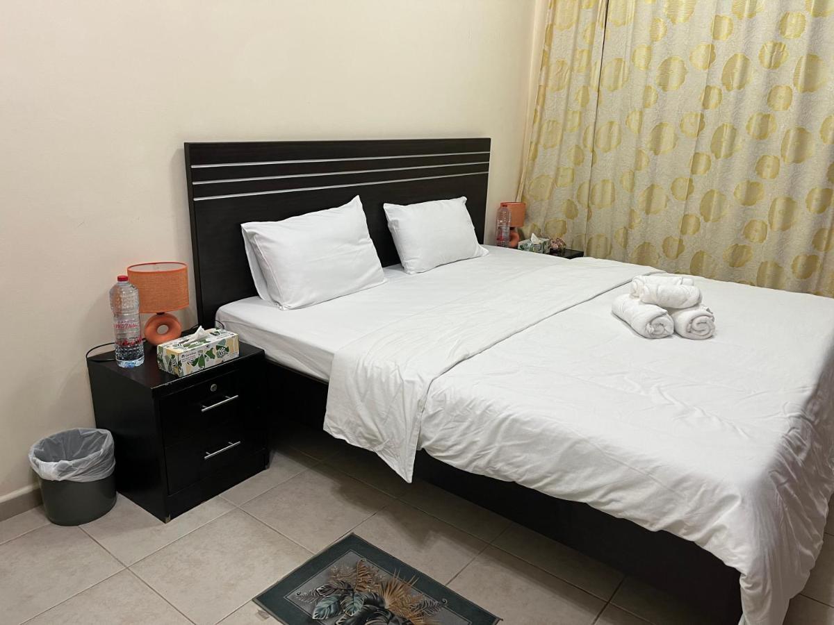 Master Room Attached Bathroom Dubai Bagian luar foto