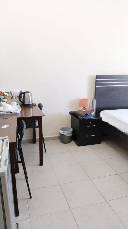 Master Room Attached Bathroom Dubai Bagian luar foto